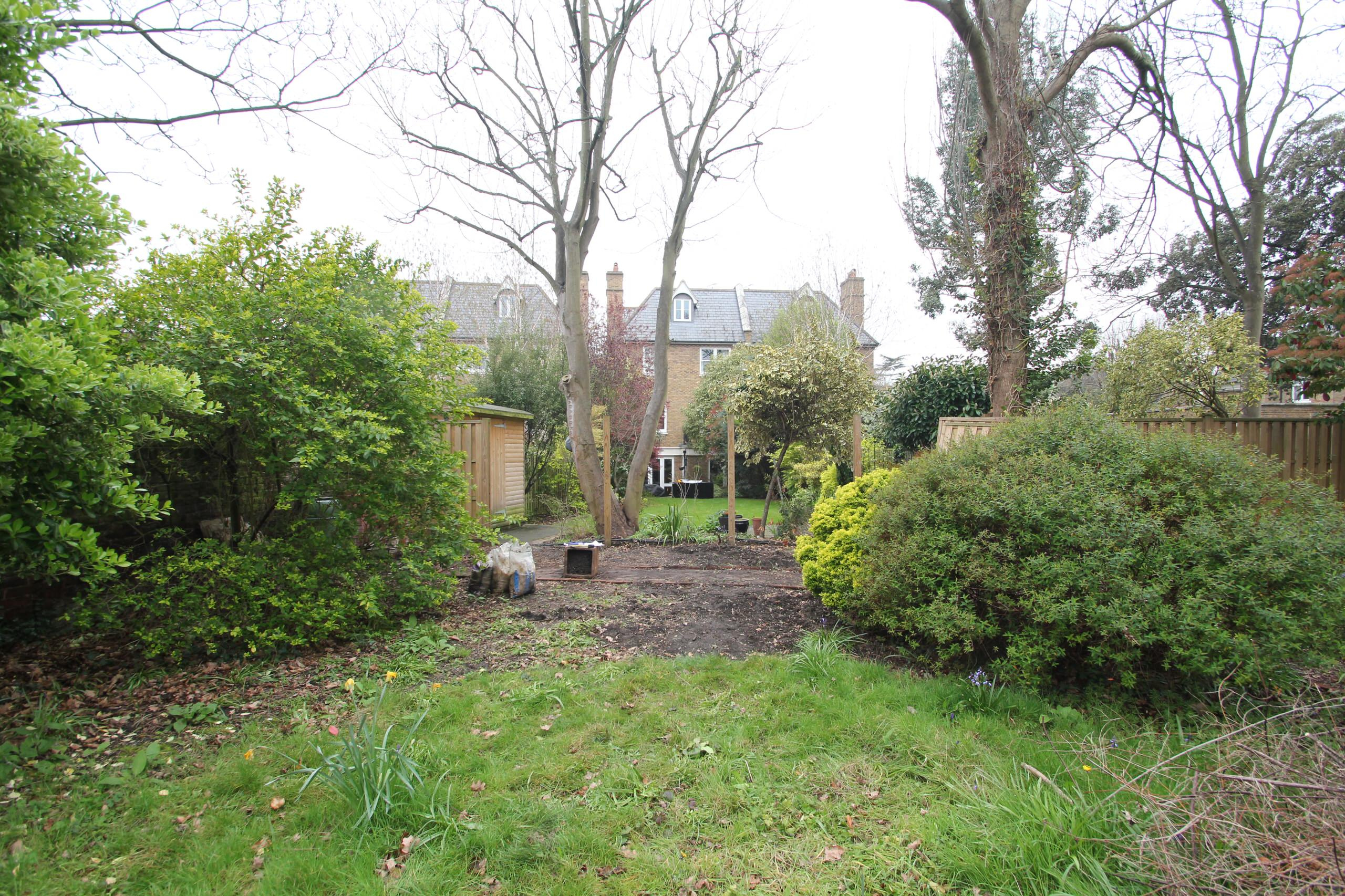 В закладки: 5 проектов для длинного и узкого сада