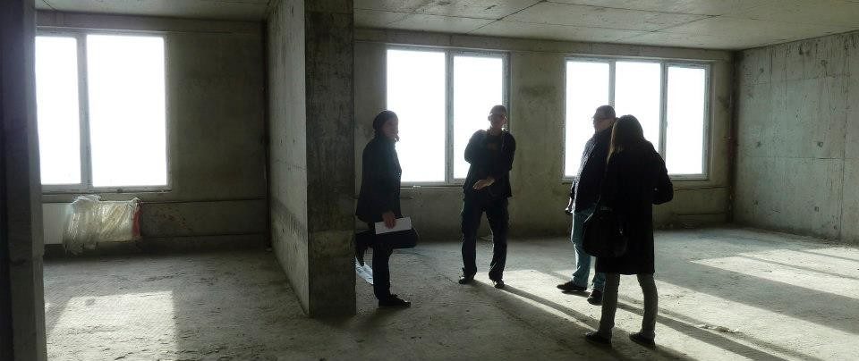 Houzz тур: Бетон, стекло и медные трубы в необычной московской квартире