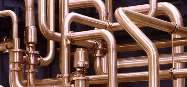 Houzz тур: Бетон, стекло и медные трубы в необычной московской квартире