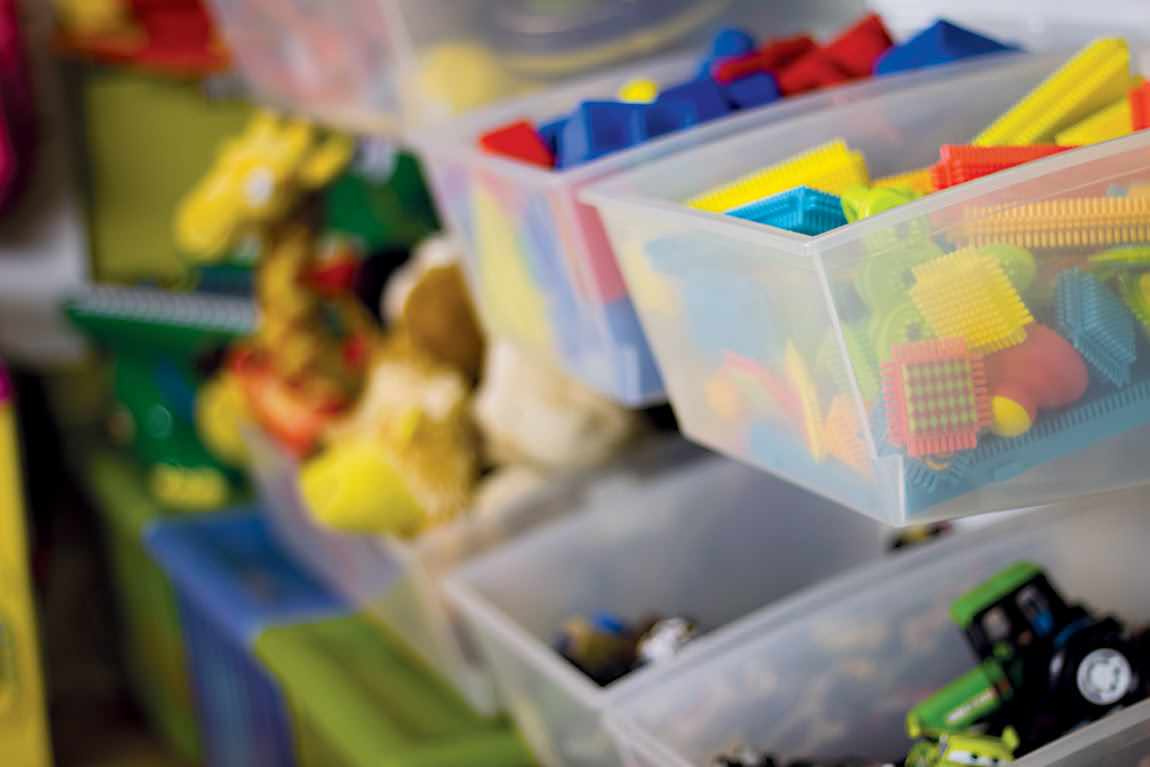 Психология: Сколько игрушек нужно ребенку и как играть ими правильно