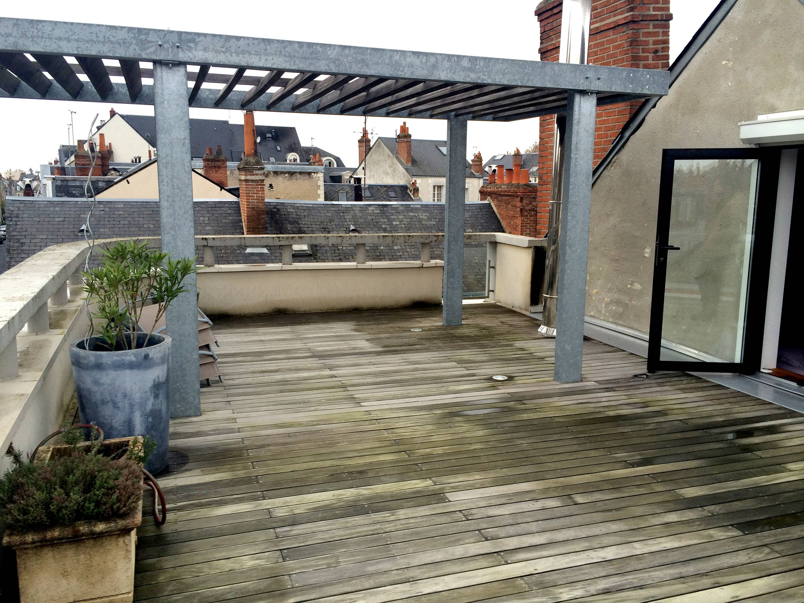 До и после: 10 открытых балконов и террас, где поработал дизайнер