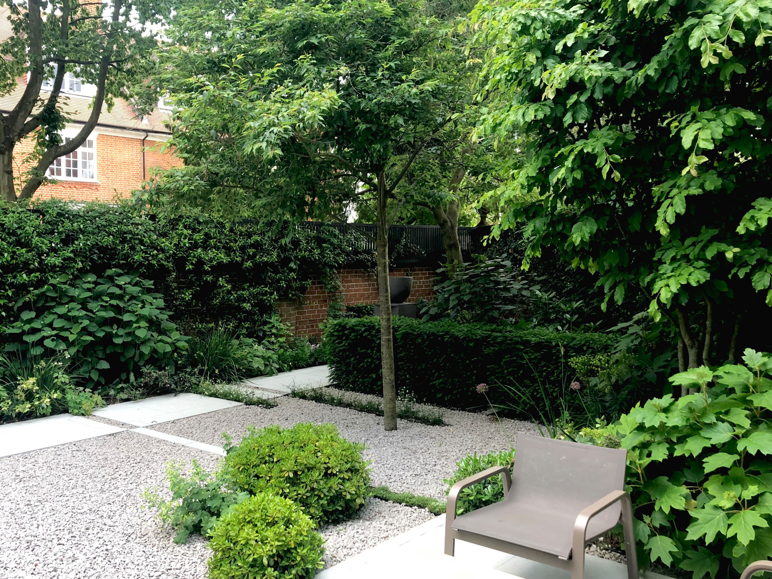 До и после: 3 эффектных задних дворика после переделки