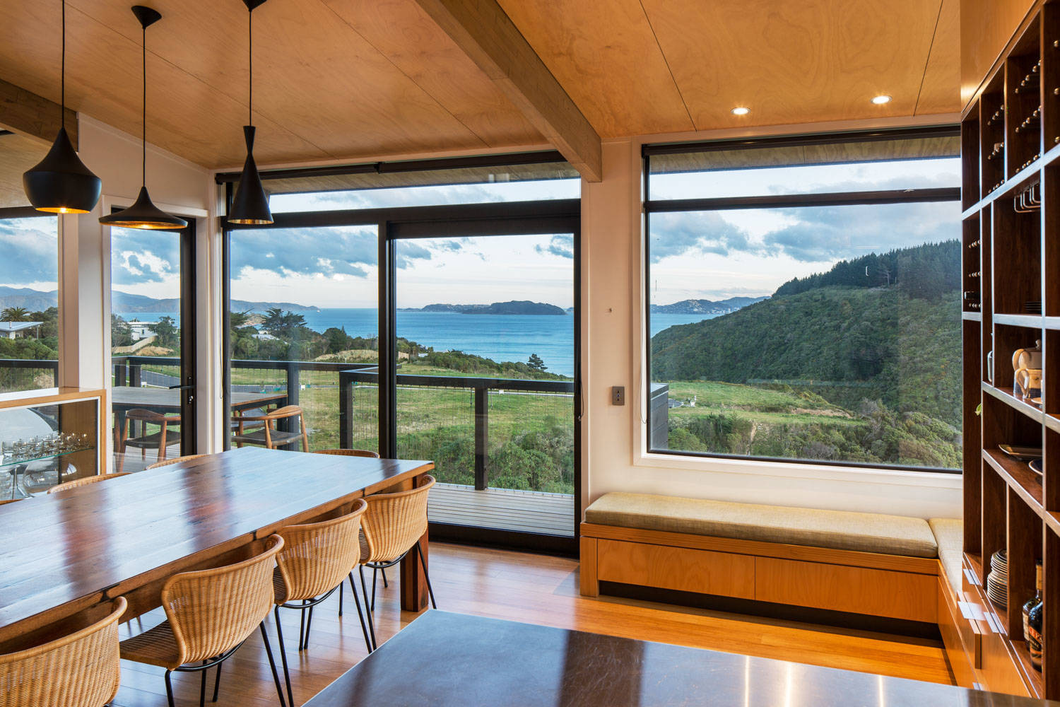 Houzz Новая Зеландия: Дом на лесистых холмах Веллингтона