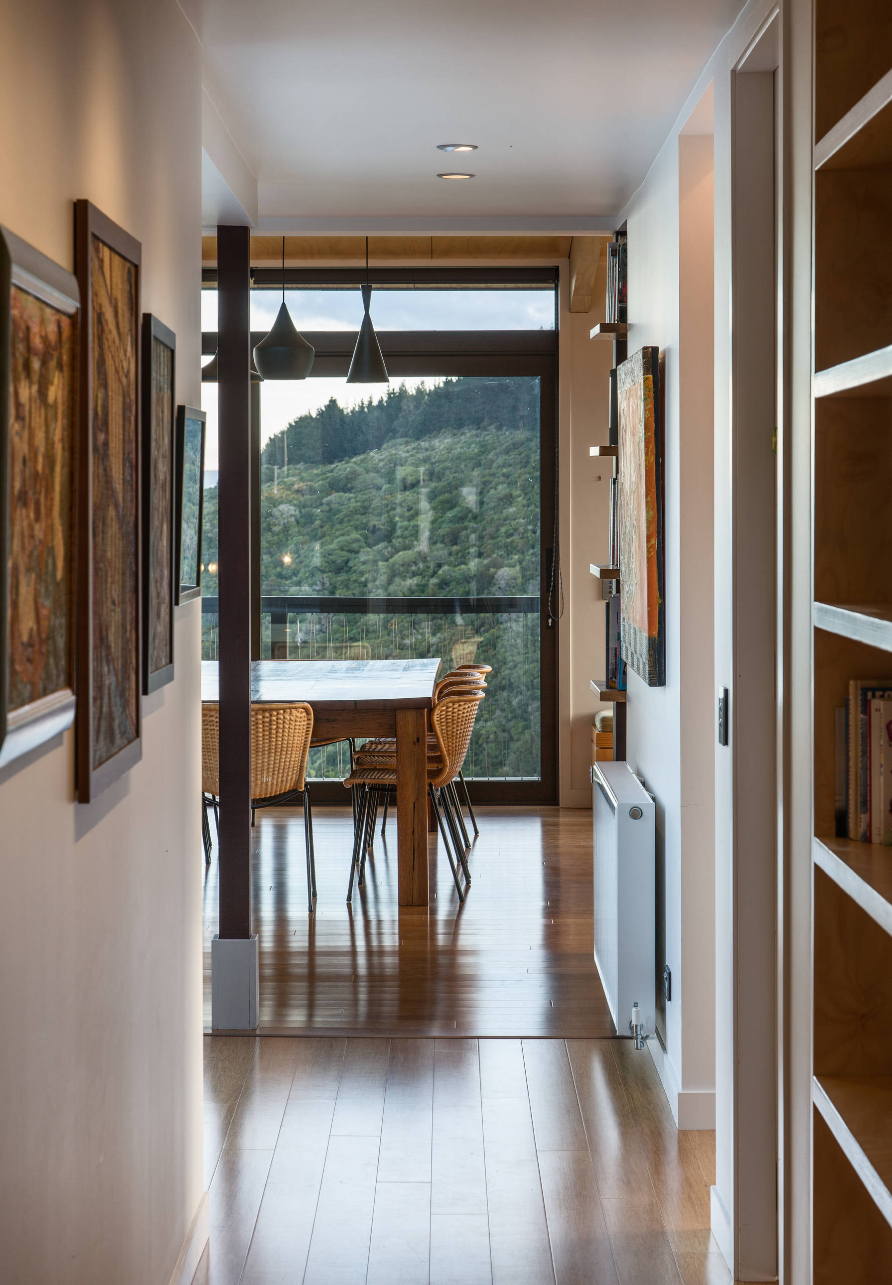 Houzz Новая Зеландия: Дом на лесистых холмах Веллингтона