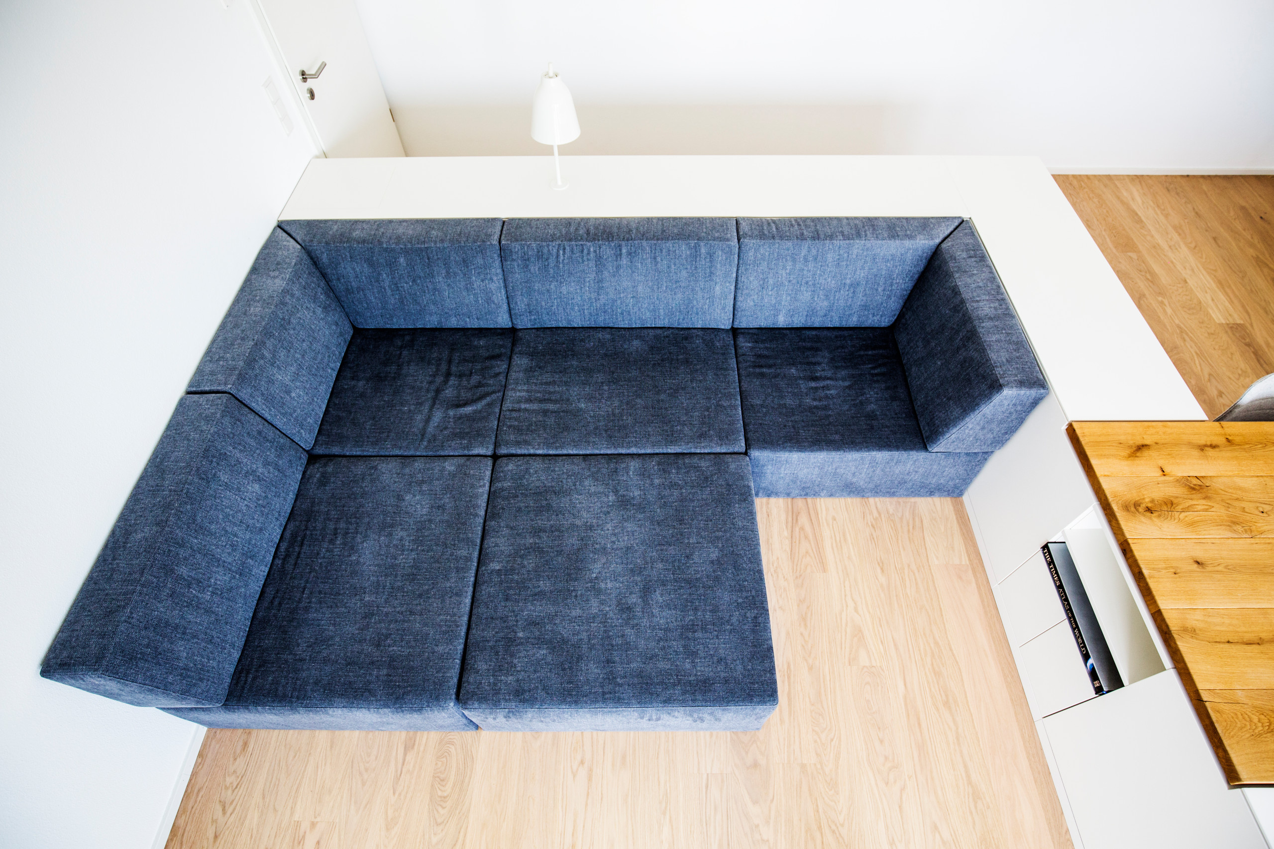 Houzz Германия: Квартира с дюжиной секретов, где вещи играют в прятки