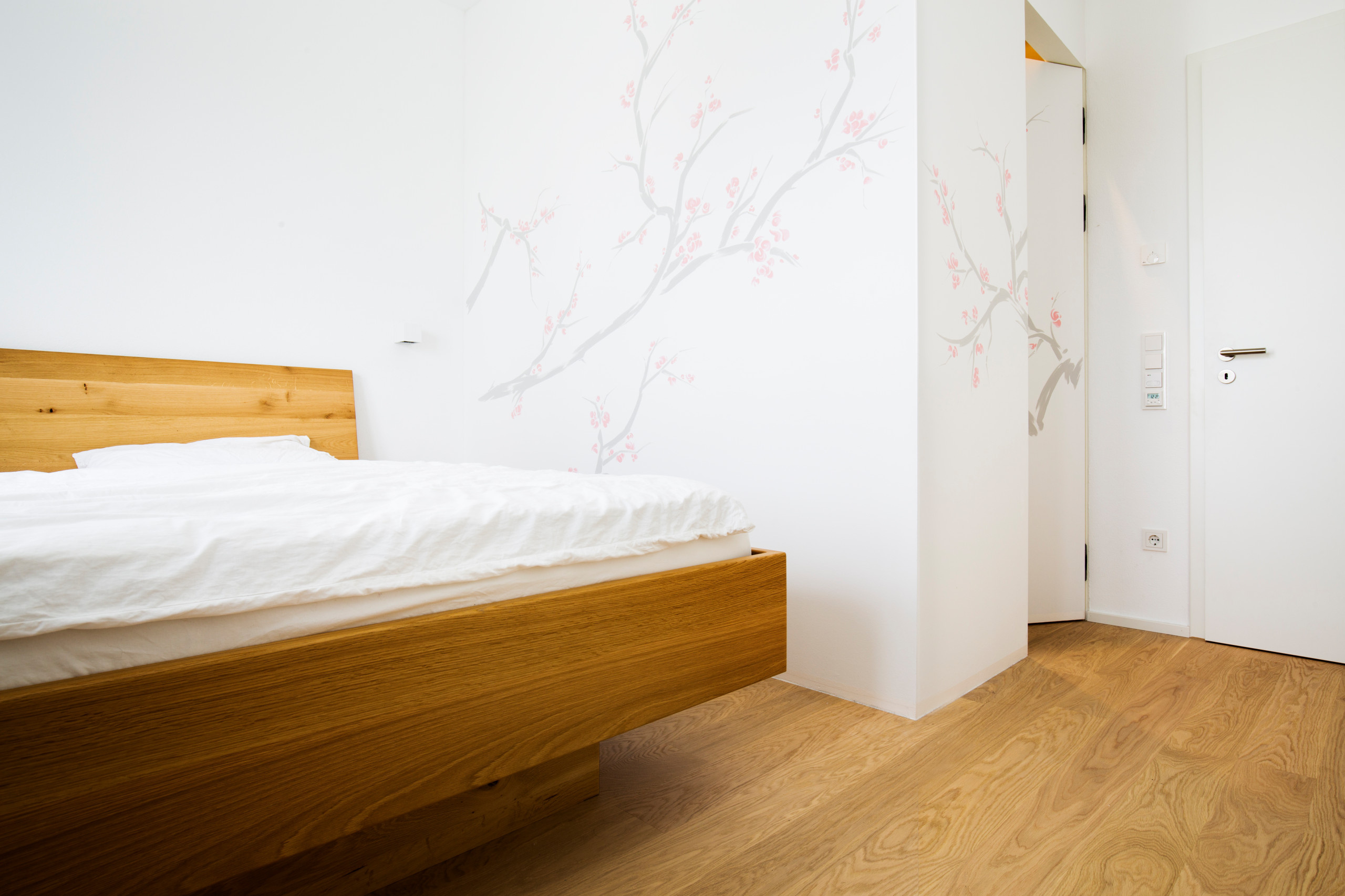 Houzz Германия: Квартира с дюжиной секретов, где вещи играют в прятки