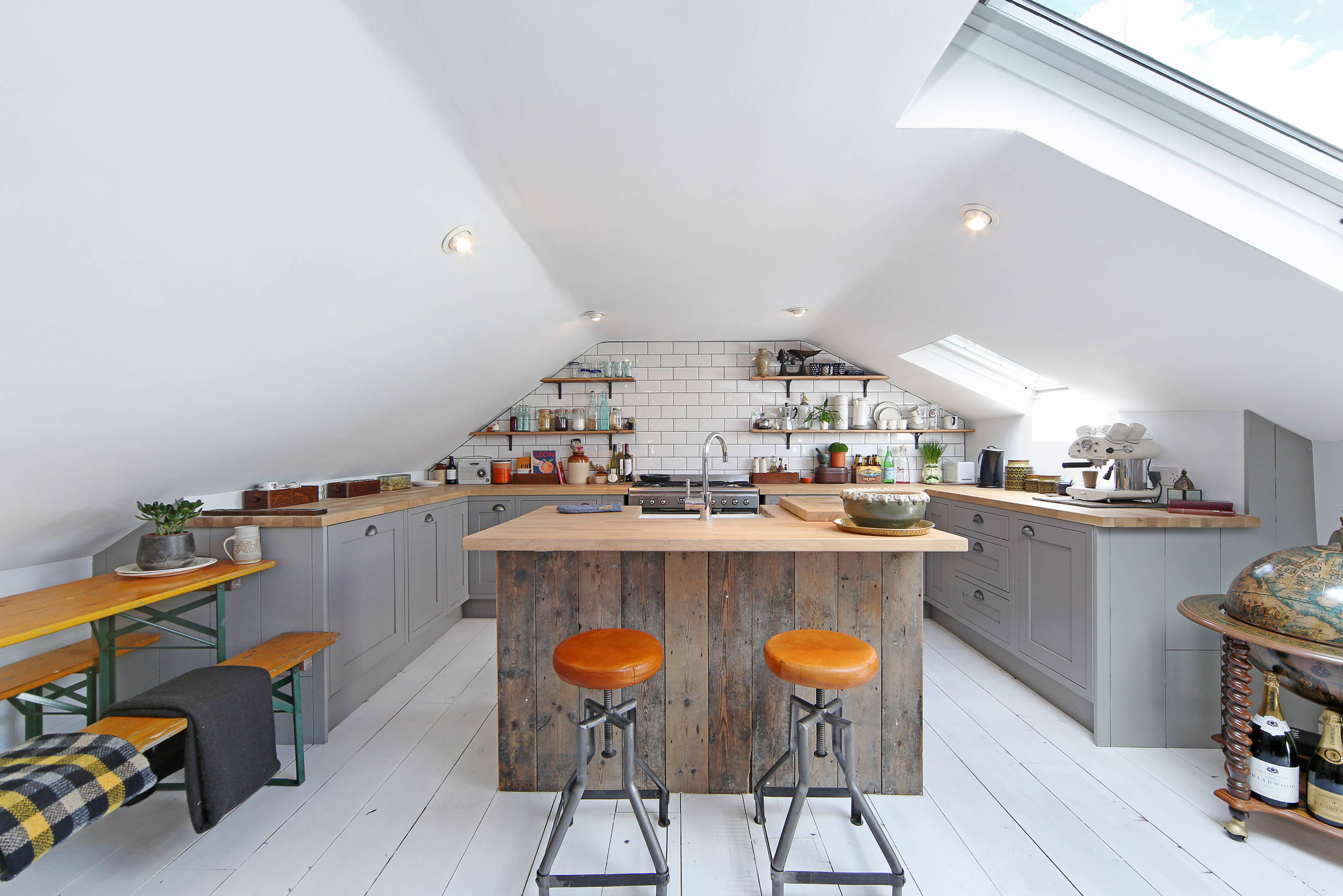 Houzz Британия: Двухэтажный лофт «наоборот»