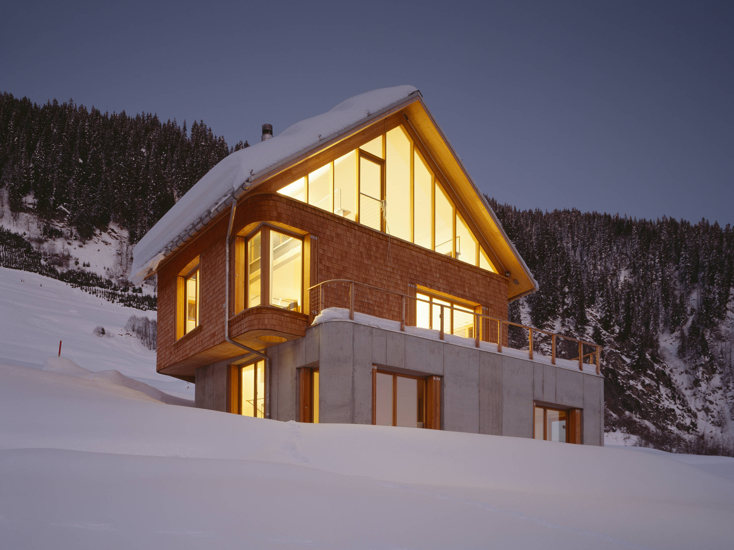 Houzz Швейцария: Дом в Альпах с пандусами вместо лестниц