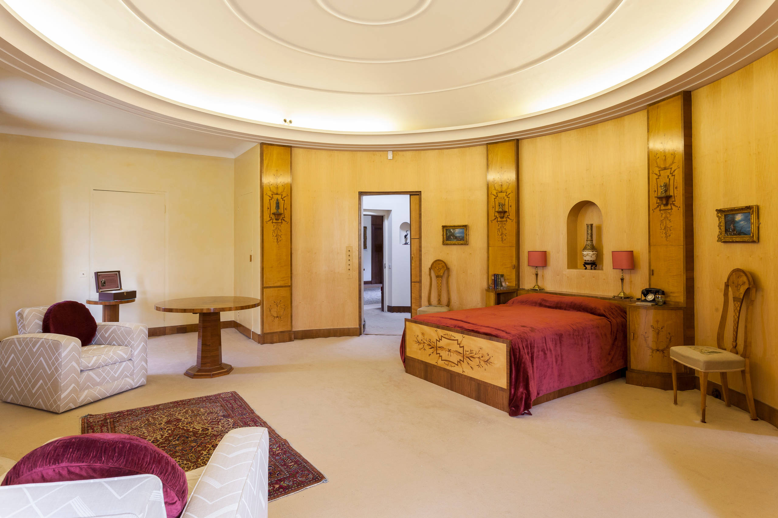 Houzz Британия: Средневековый дворец, оформленный в стиле ар деко