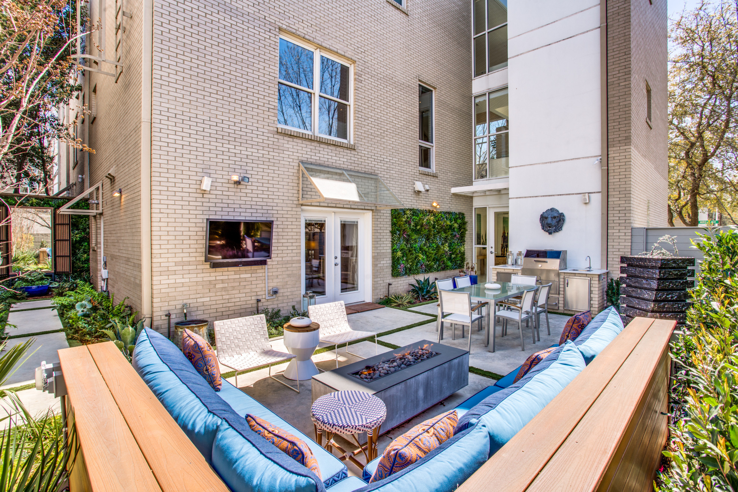 До и после: 4 участка с эффектным кострищем