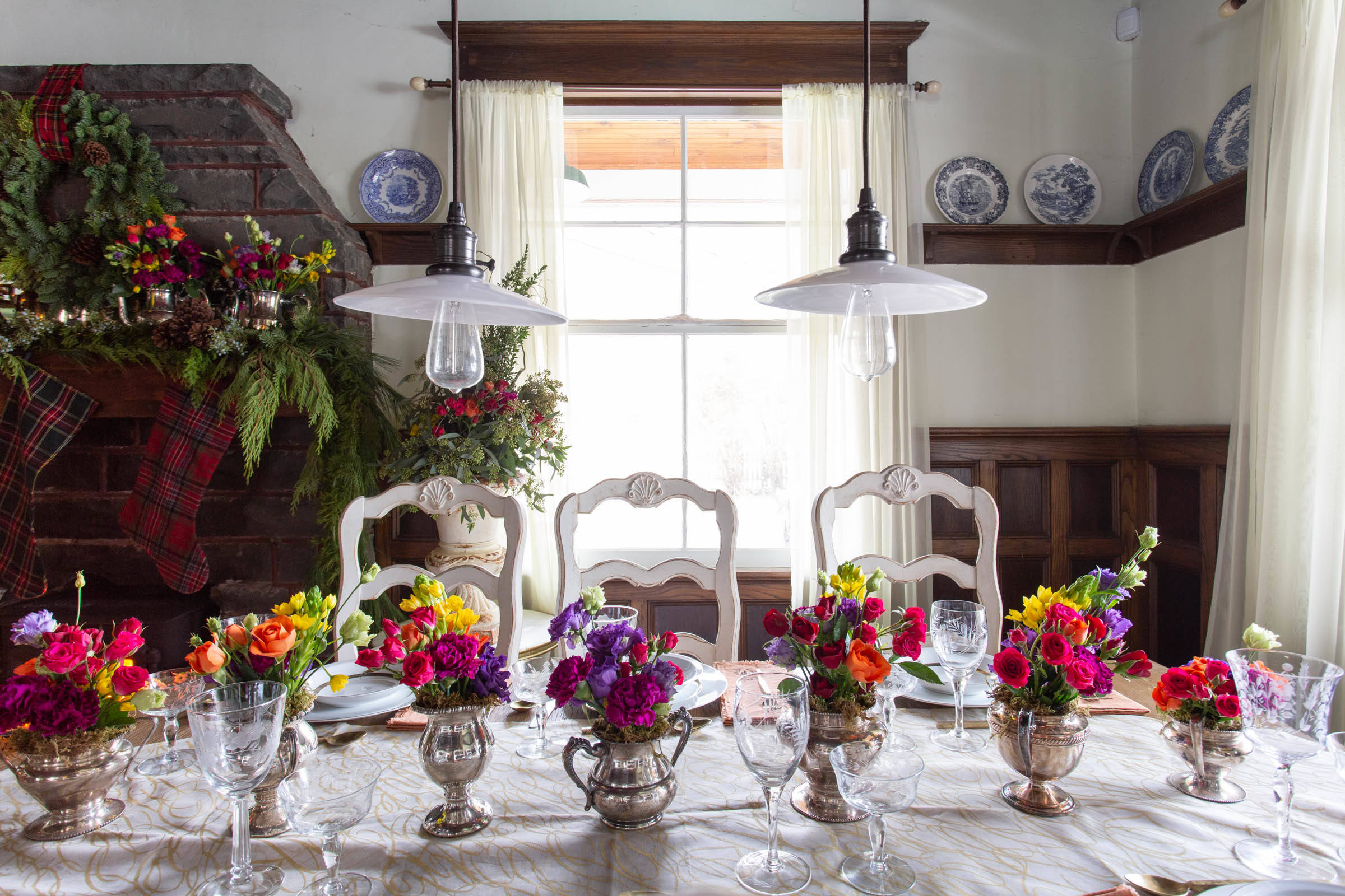 Есть идея: Три варианта новогоднего декора для одной столовой