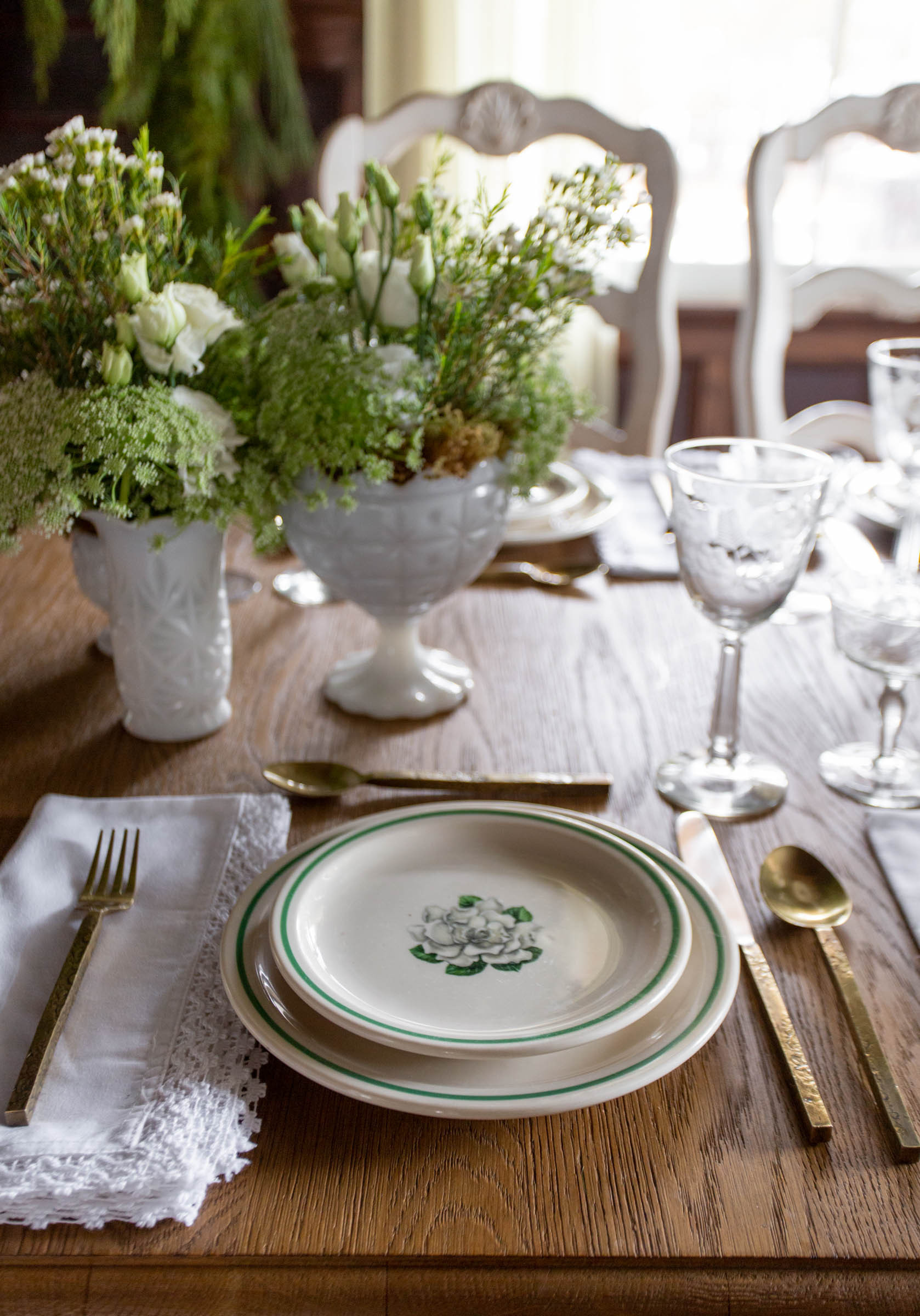 Есть идея: Три варианта новогоднего декора для одной столовой