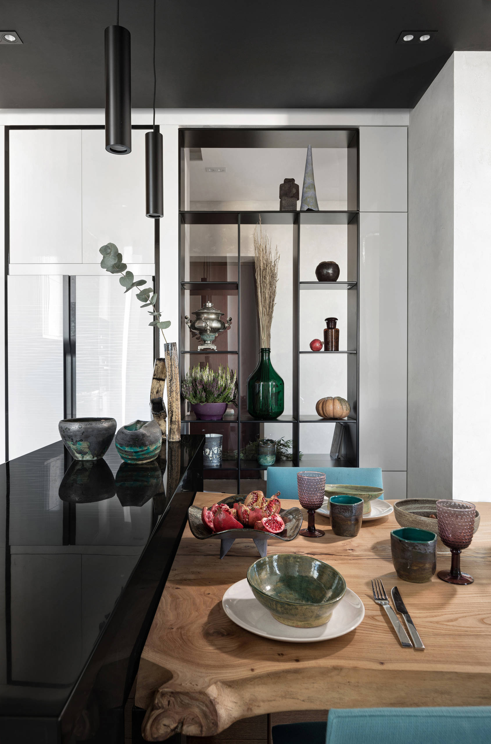 Есть решение: 8 вариантов кухни 18 кв.м