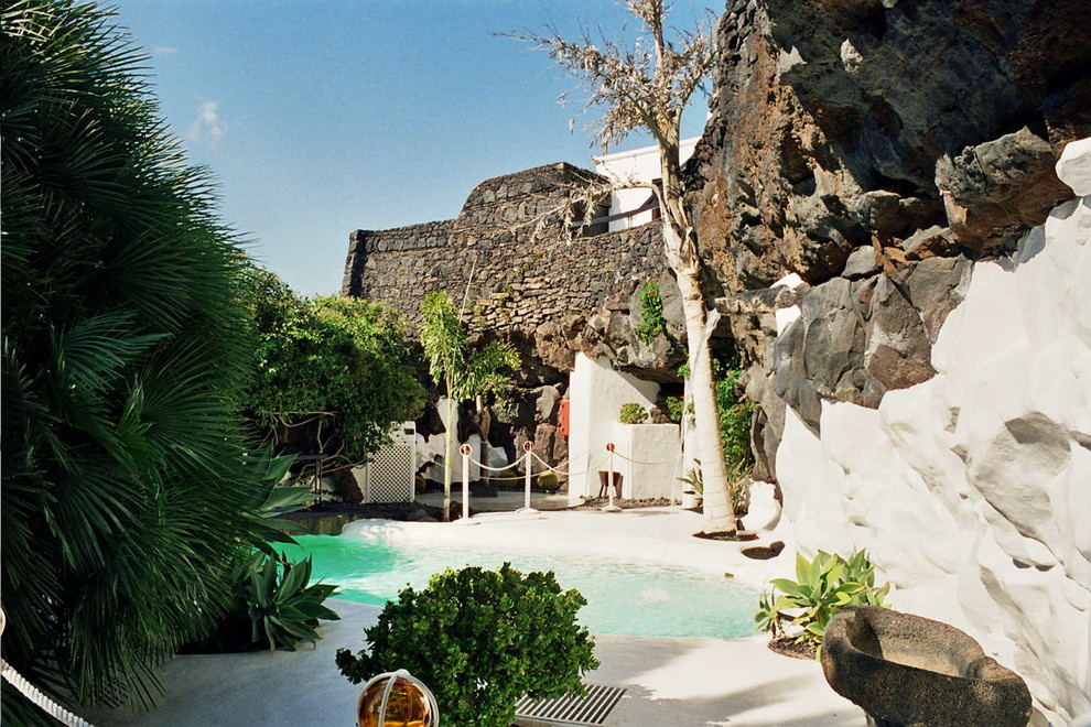 Подземный домик: из сказки – в жизнь