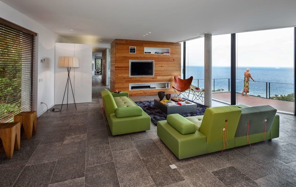 Houzz Испания: Дом как бетонная скала, что выросла у Средиземного моря