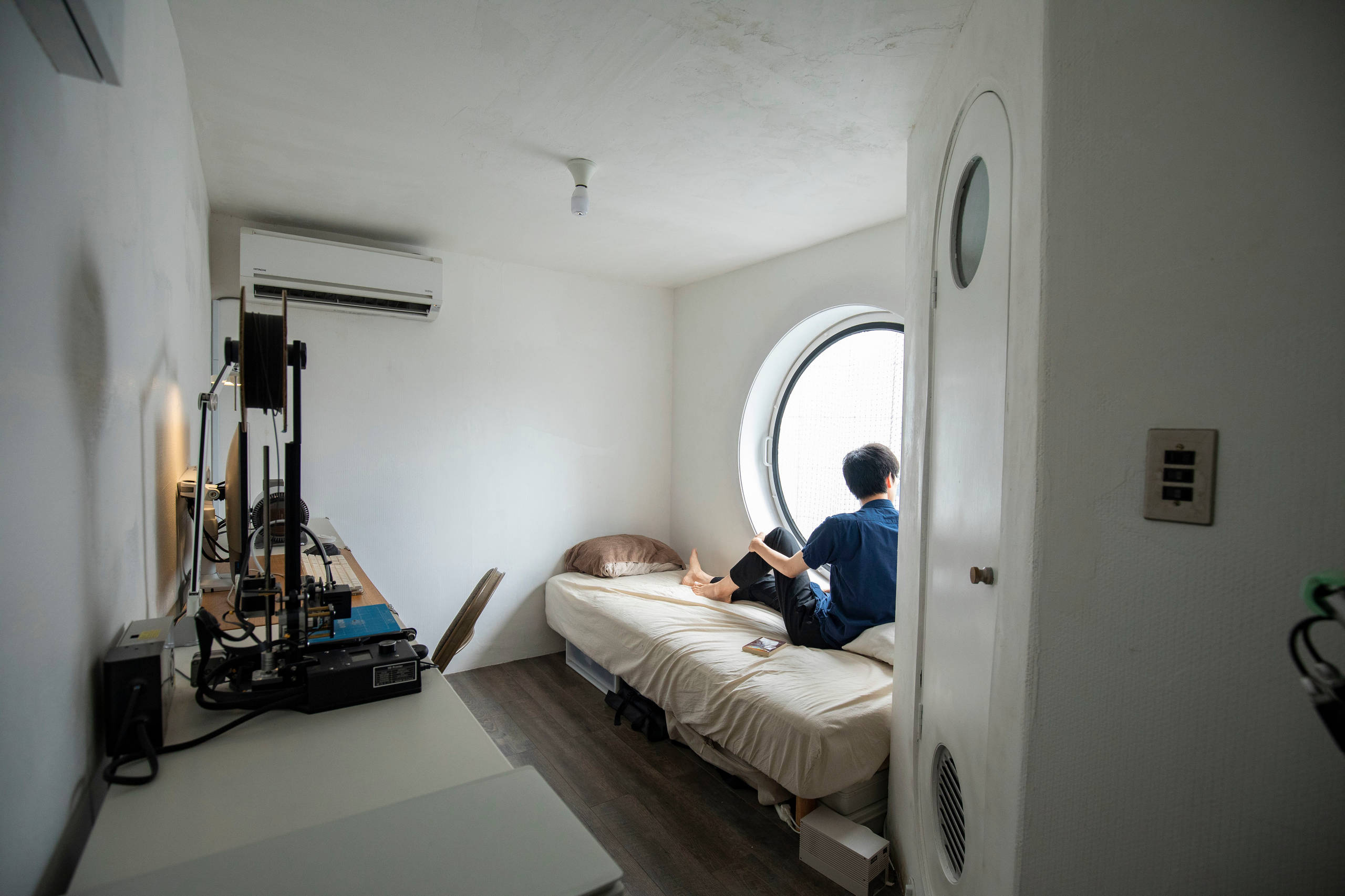 Houzz Япония: Квартира-капсула в знаменитом доме Кисё Курокавы