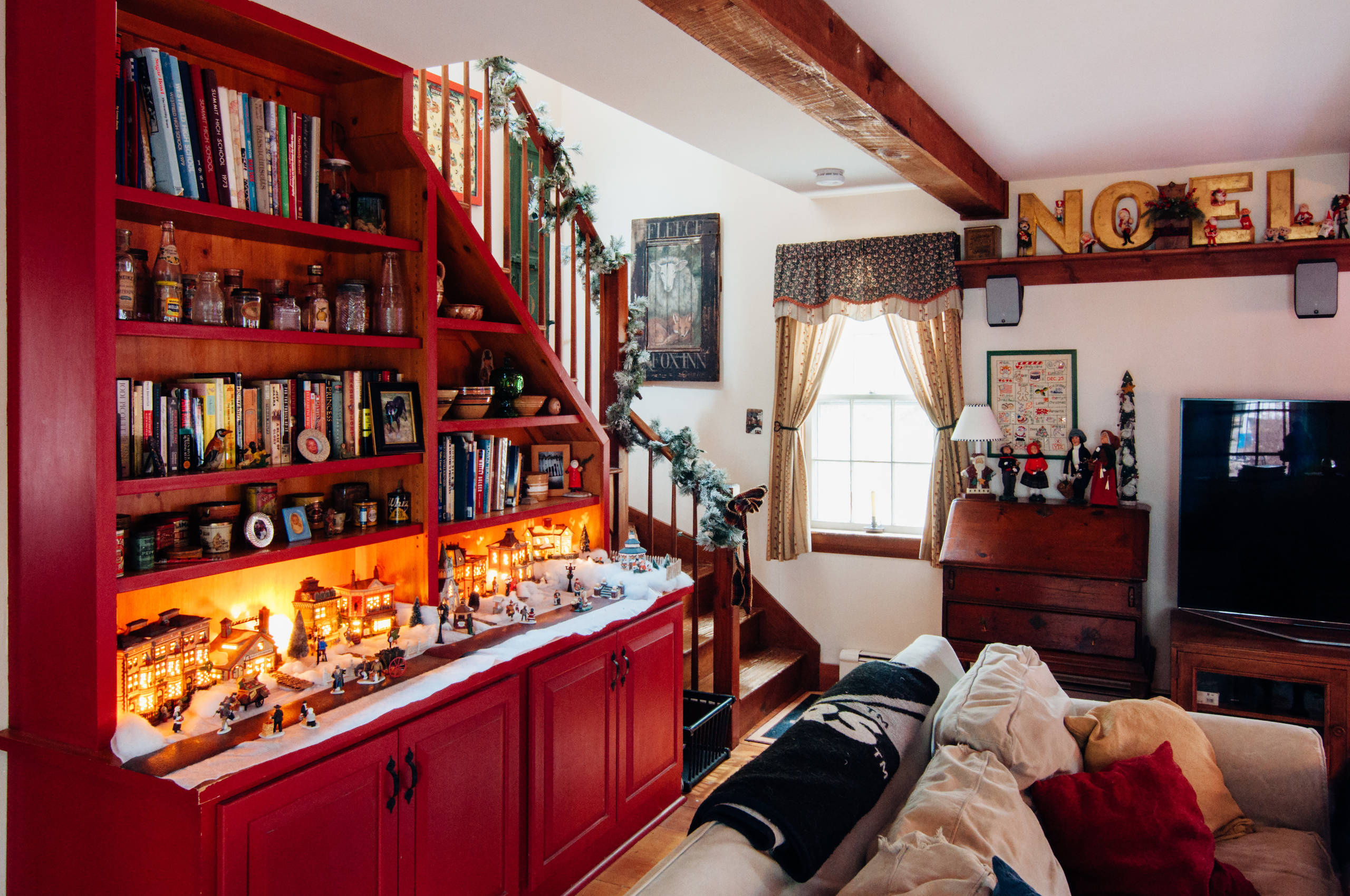 Как у них: Традиции новогоднего украшения дома