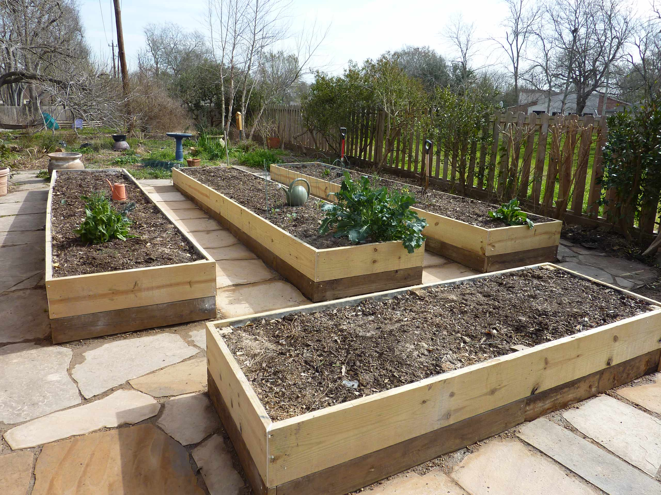 Как правильно: Провести генеральную уборку на садовом участке