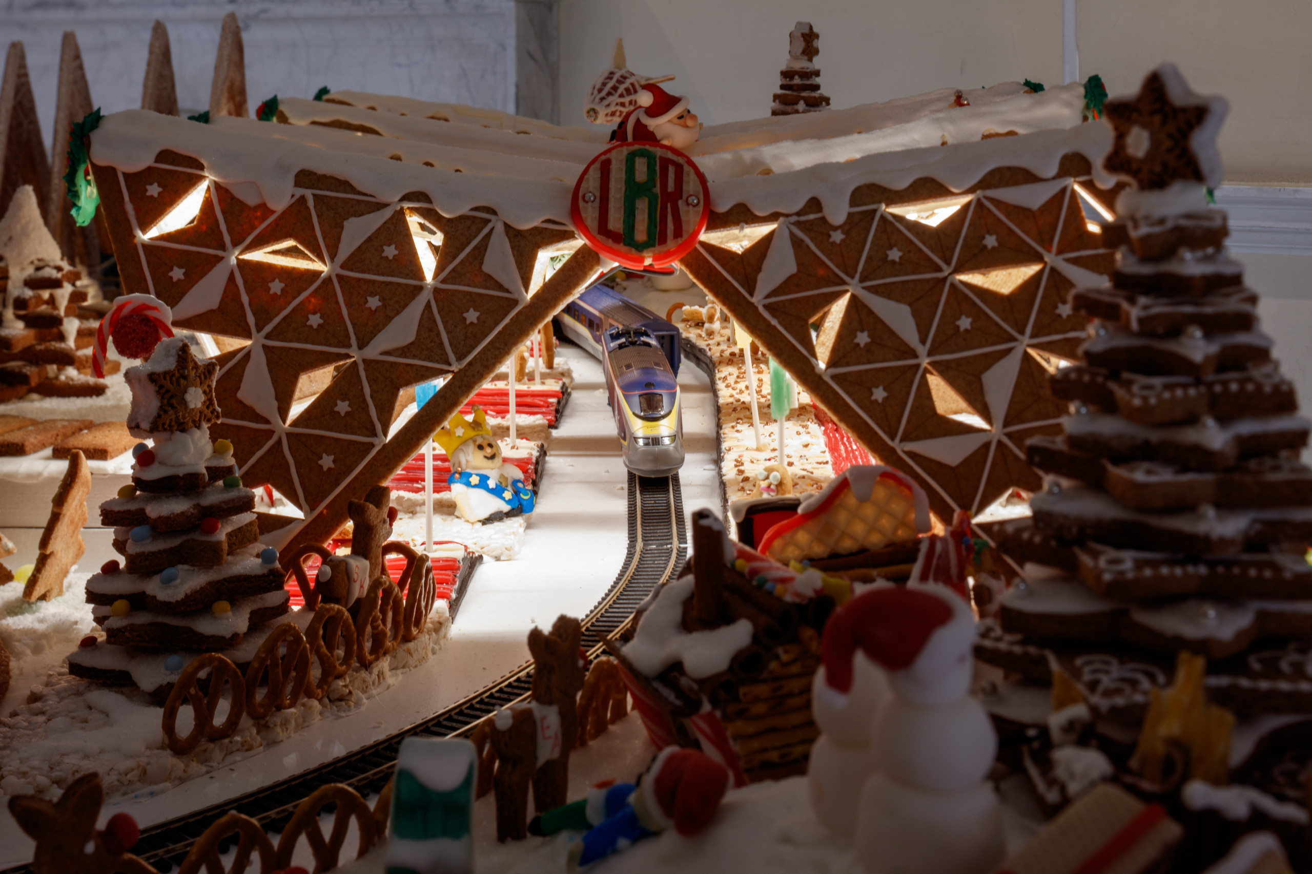 Архитектура: Когда архитекторы строят... пряничные домики