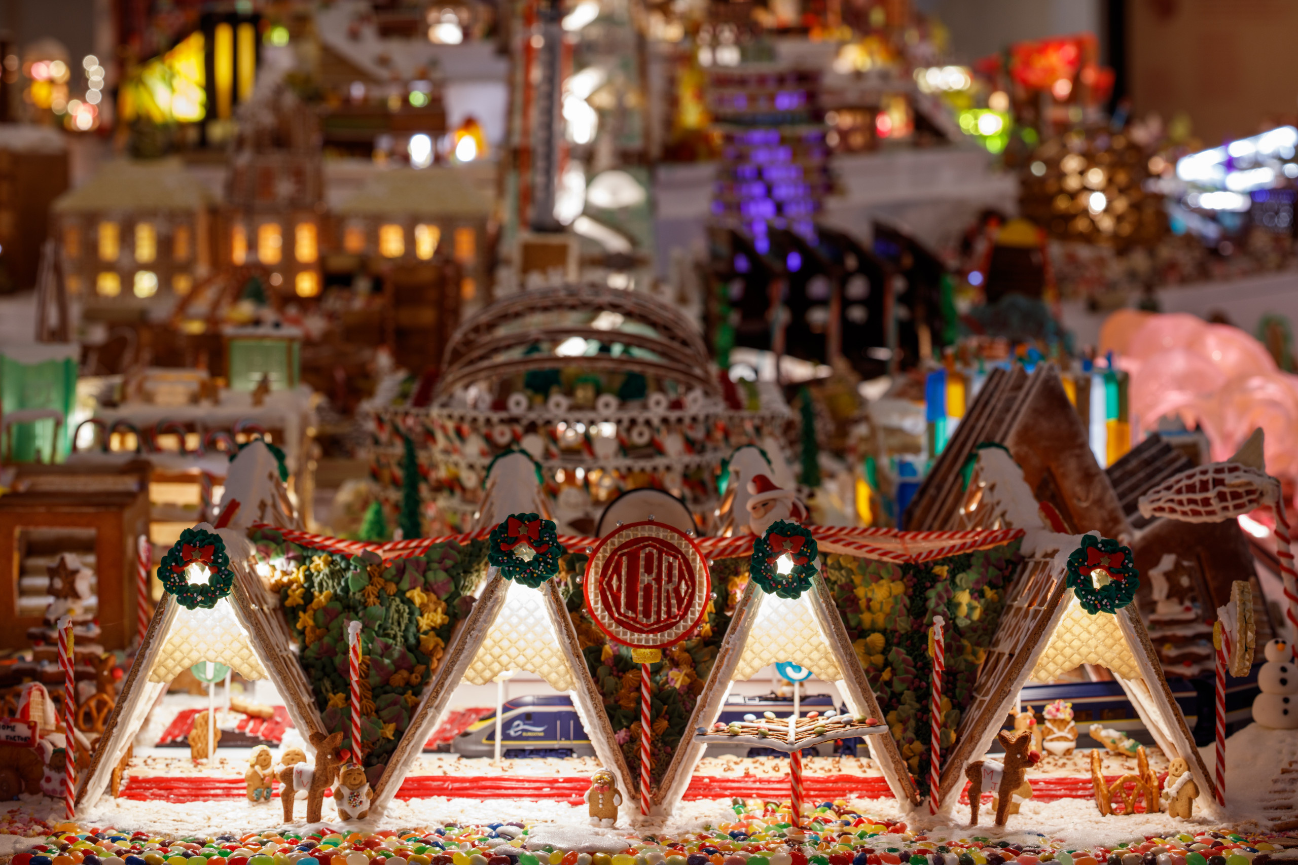 Архитектура: Когда архитекторы строят... пряничные домики