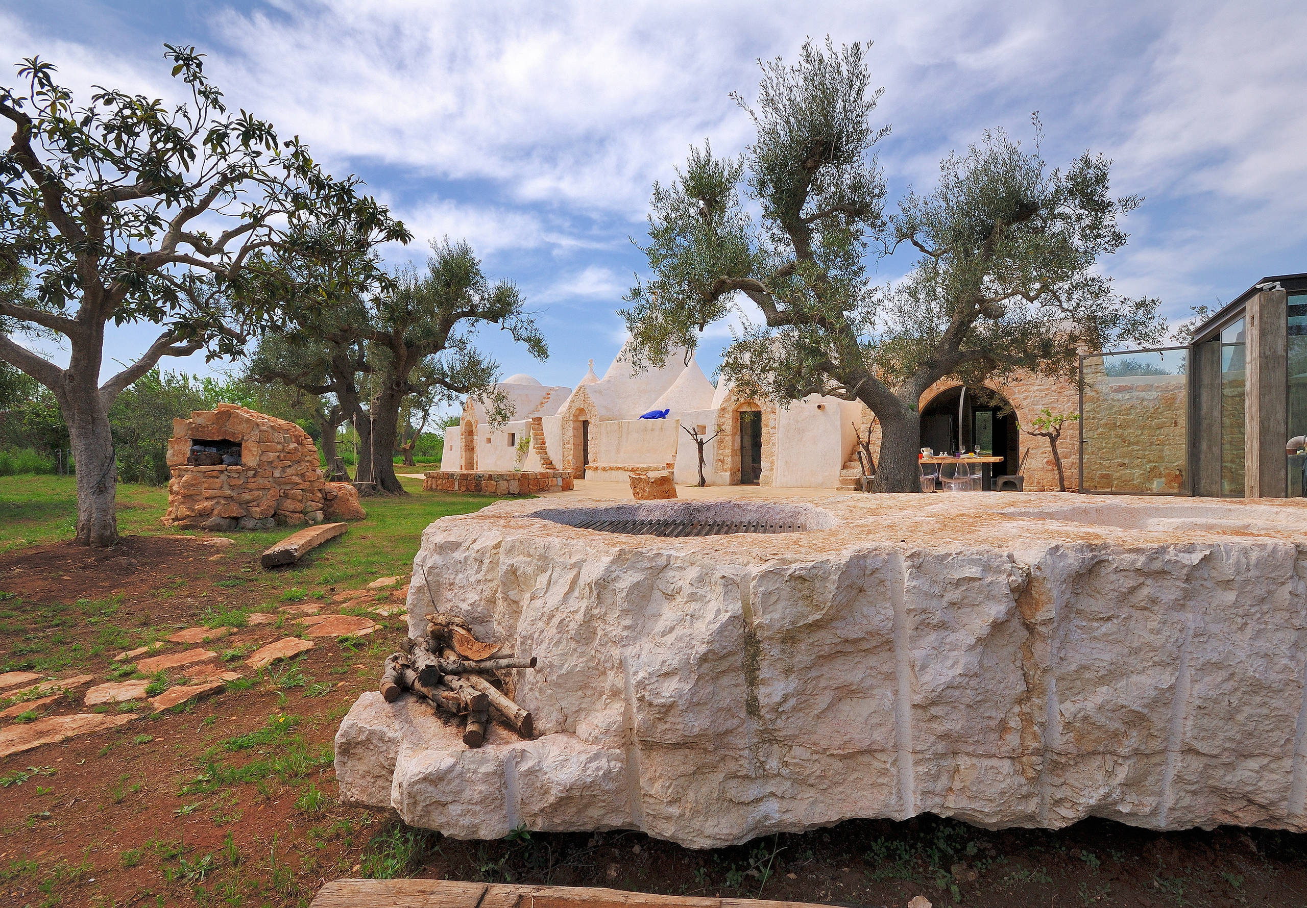 Houzz Италия: Дом-трулло со стеклянной пристройкой