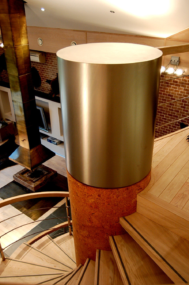 Проект недели: Двусветная гостиная с мезонином и лестницей-деревом