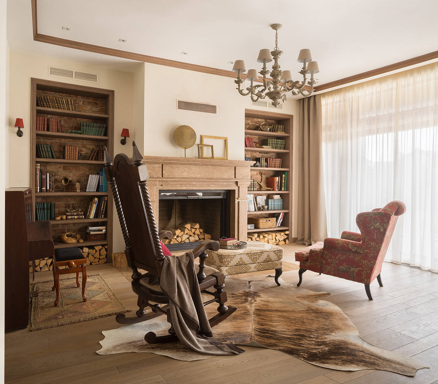 Houzz тур: 4 этажа — с бельчатником и антиквариатом