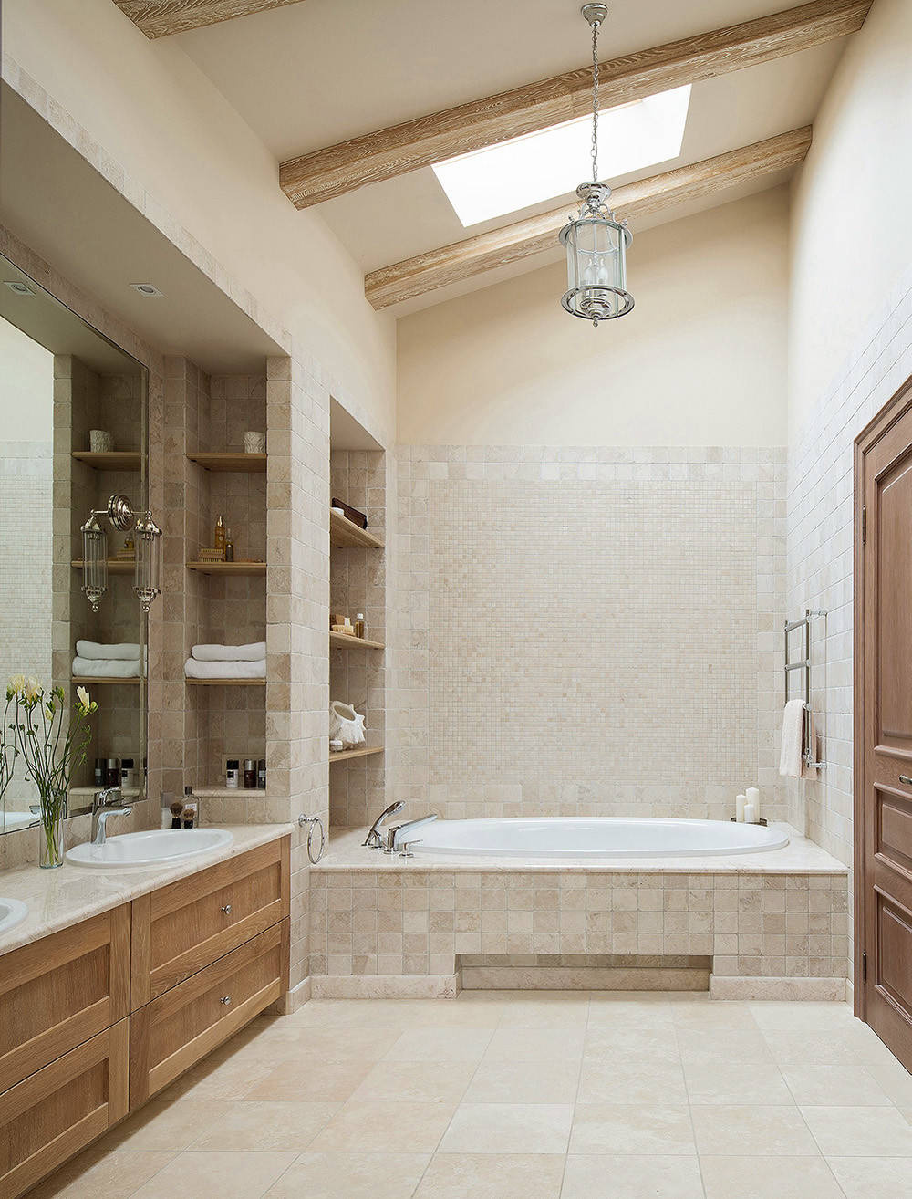 Houzz тур: 4 этажа — с бельчатником и антиквариатом