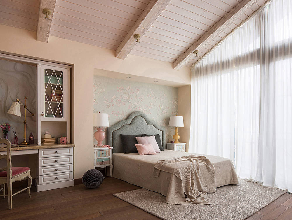 Houzz тур: 4 этажа — с бельчатником и антиквариатом