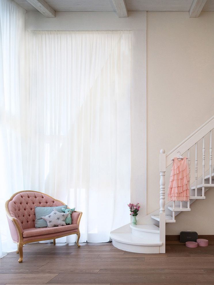 Houzz тур: 4 этажа — с бельчатником и антиквариатом