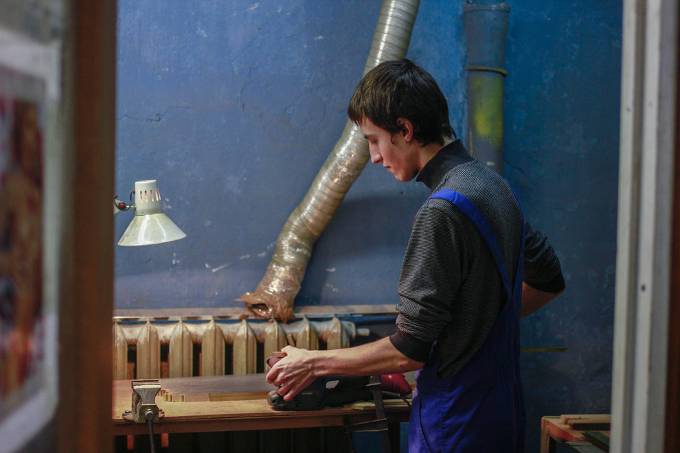 Портрет: Ювелирные украшения для мебели от Soda Homedecor