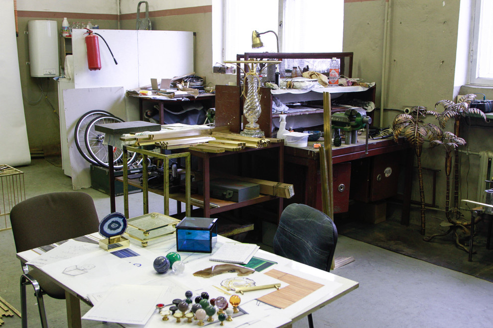 Портрет: Ювелирные украшения для мебели от Soda Homedecor