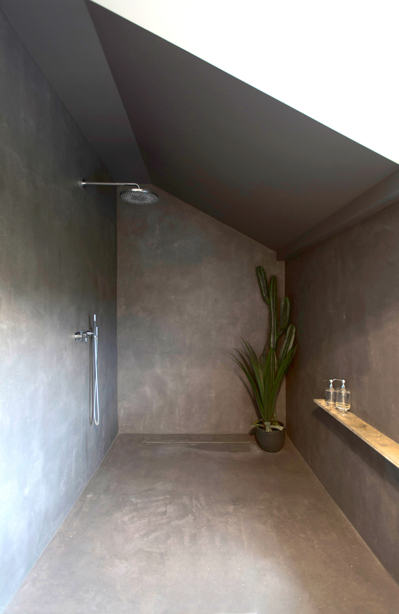 Архитектура: 5 проектов, где новый дом строили... внутри старого