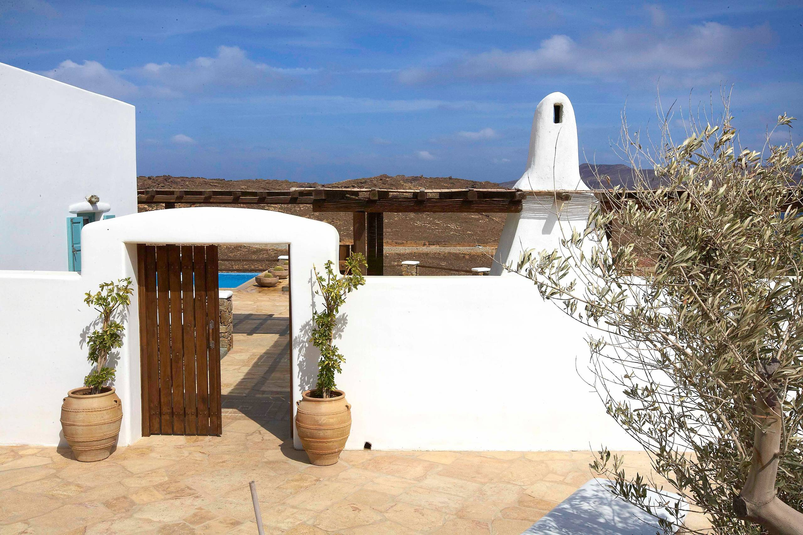 Houzz Греция: Белая уединенная вилла в кикладском стиле