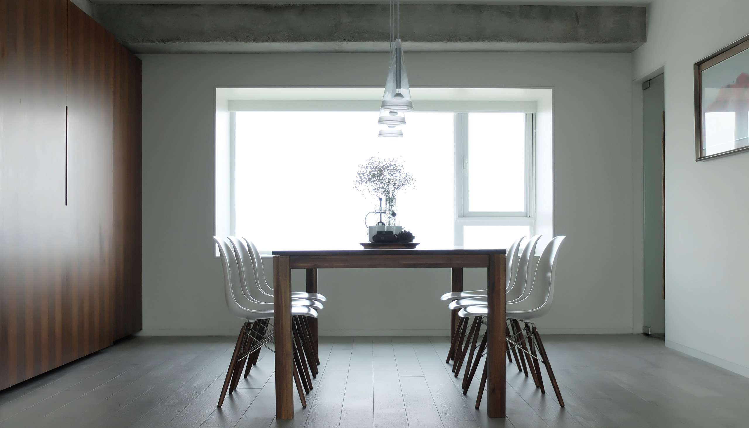 Houzz Гонконг: Свет и панорамные виды в минималистичной квартире