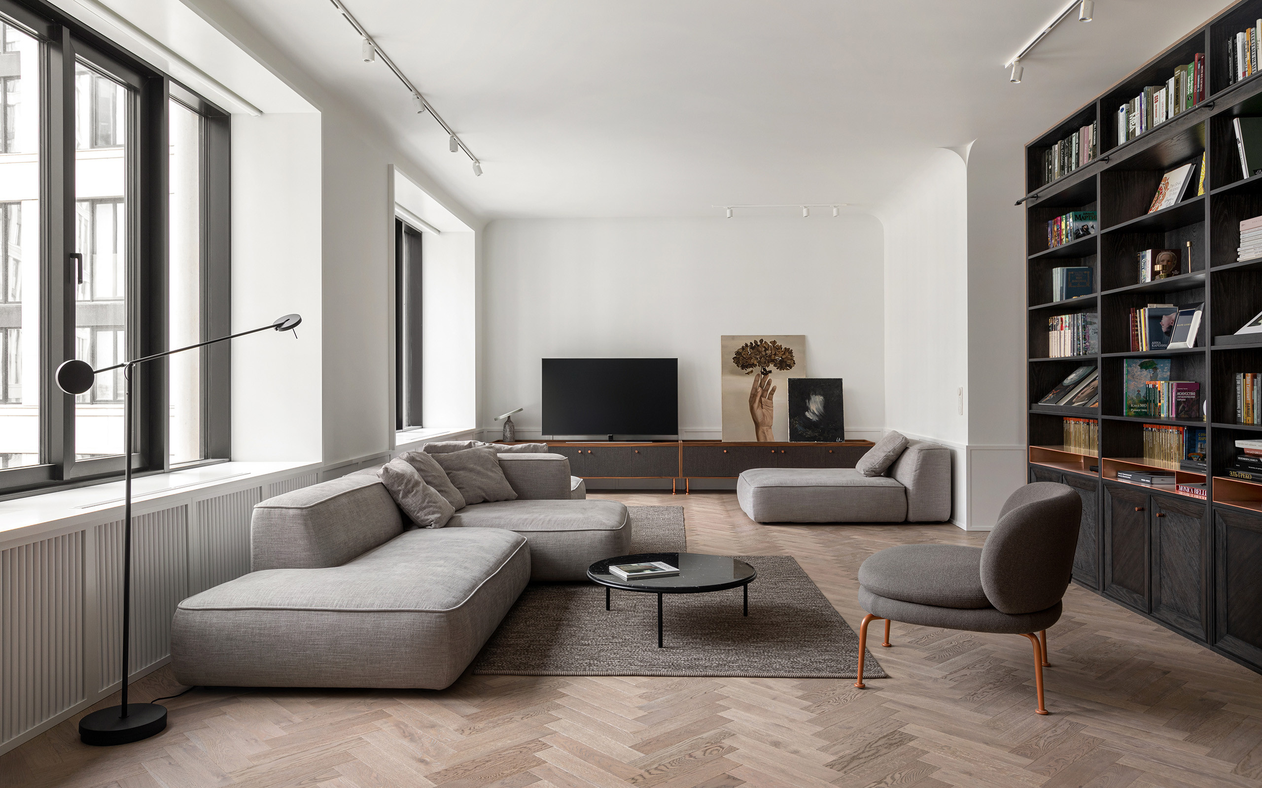 Houzz тур: Минимализм, неоклассика и редкие сорта камня