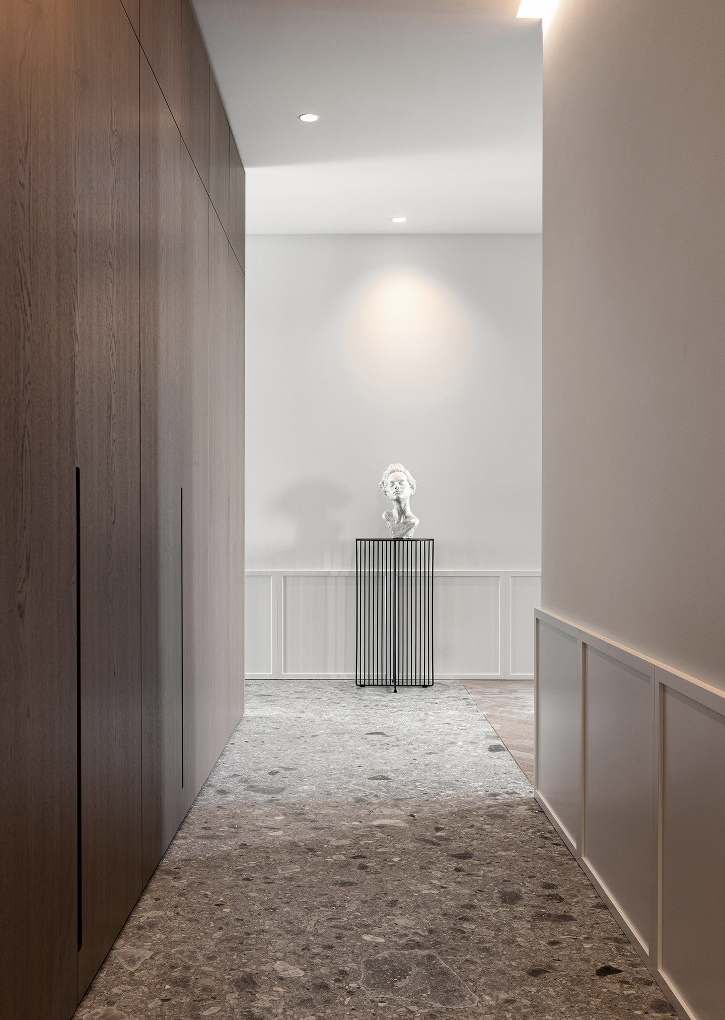Houzz тур: Минимализм, неоклассика и редкие сорта камня