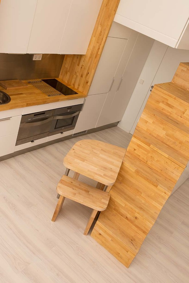 Houzz Испания: 28-метровый лофт с функциональной лестницей