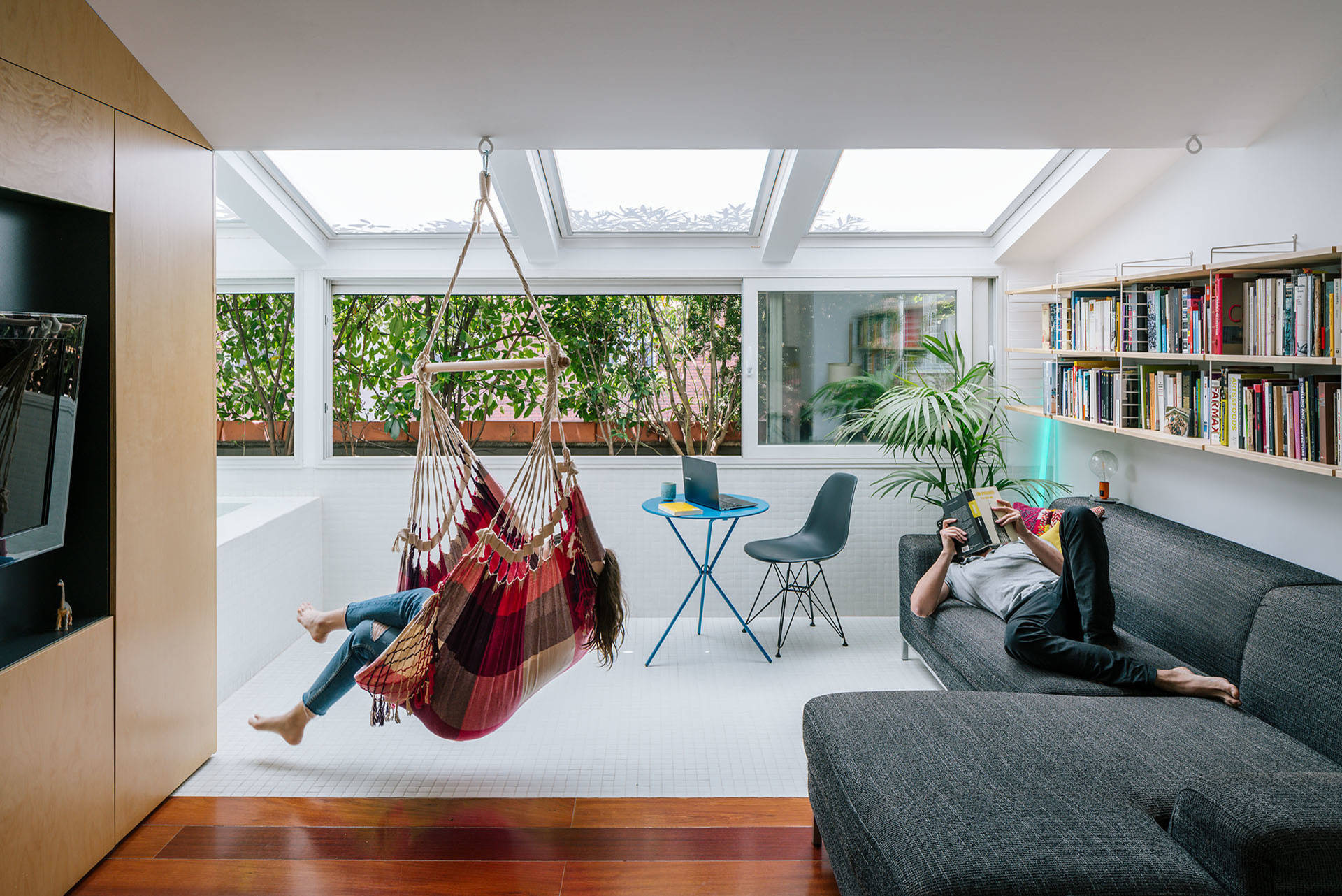 Houzz Испания: Квартира с бассейном — под самой крышей