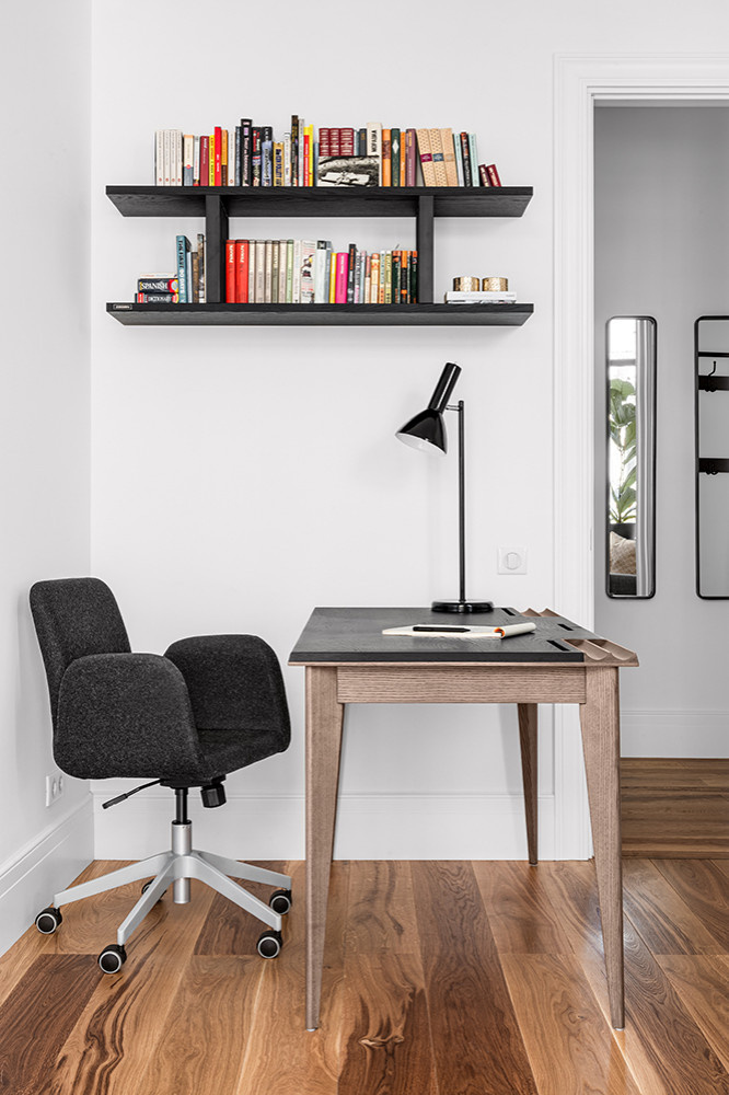 Houzz Украина: Черно-белый интерьер с арочными окнами