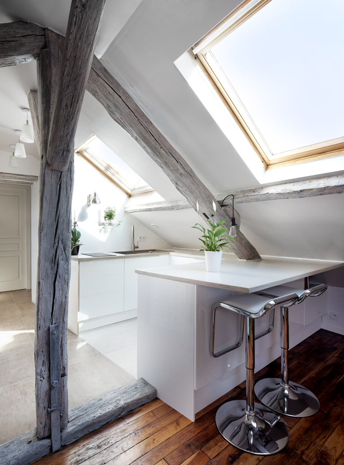 До и после: Студенческая квартира под крышей