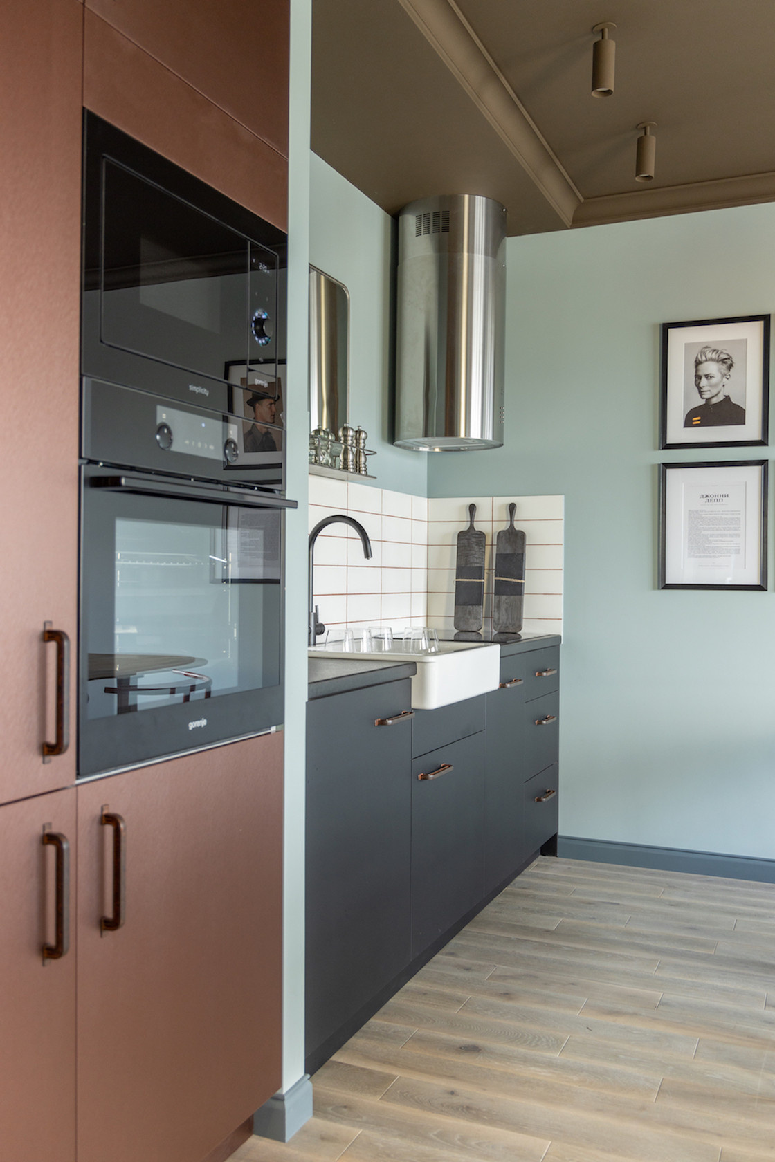 Houzz Украина: 38 кв. м — квартира с коричневым потолком