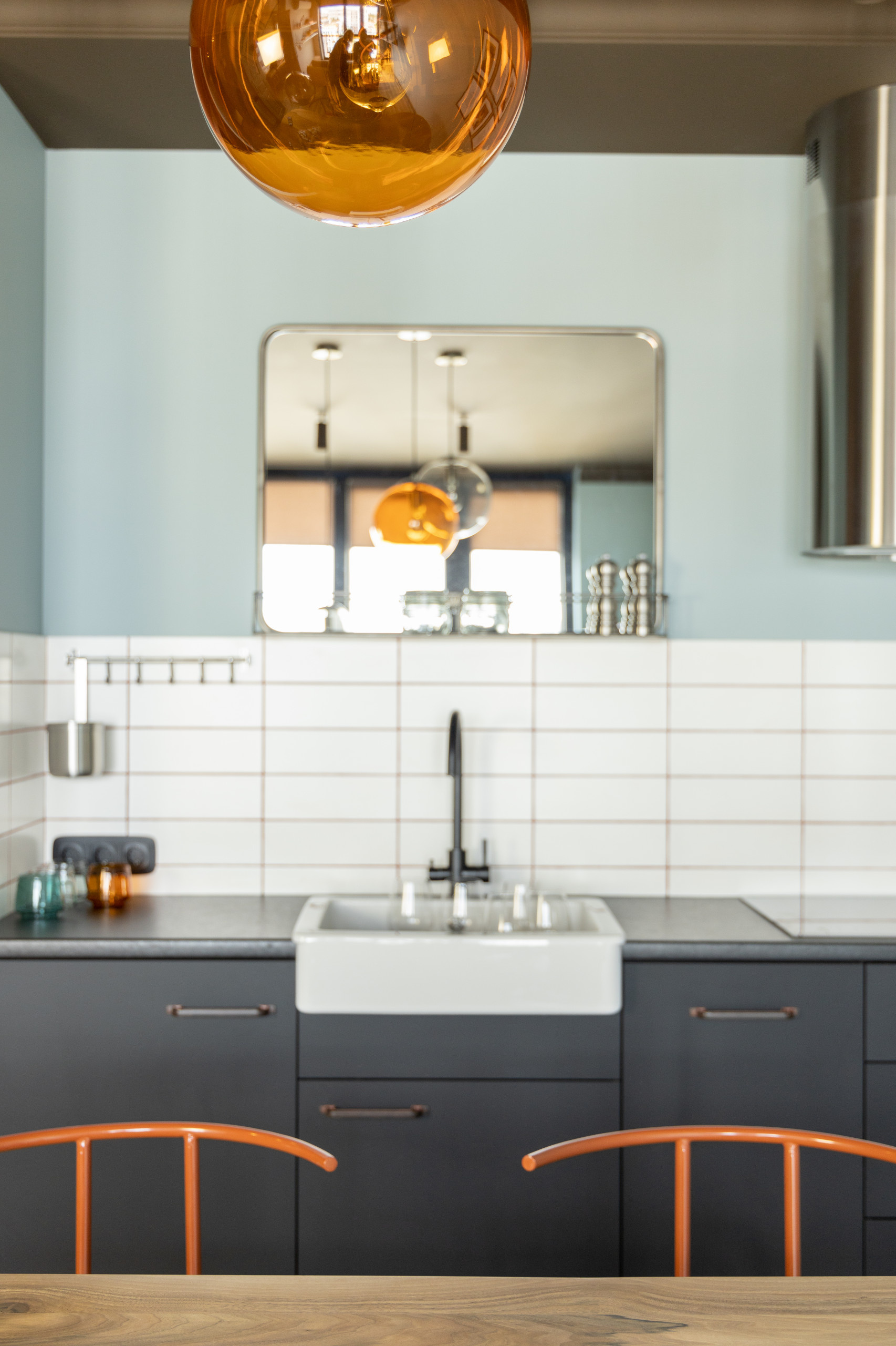 Houzz Украина: 38 кв. м — квартира с коричневым потолком