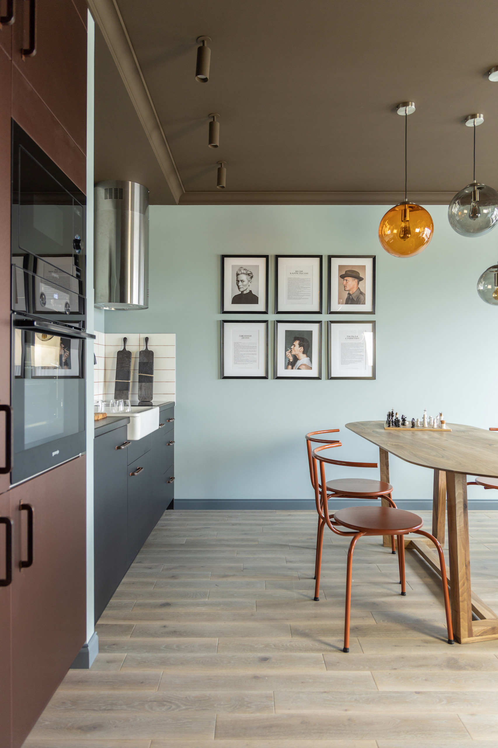 Houzz Украина: 38 кв. м — квартира с коричневым потолком