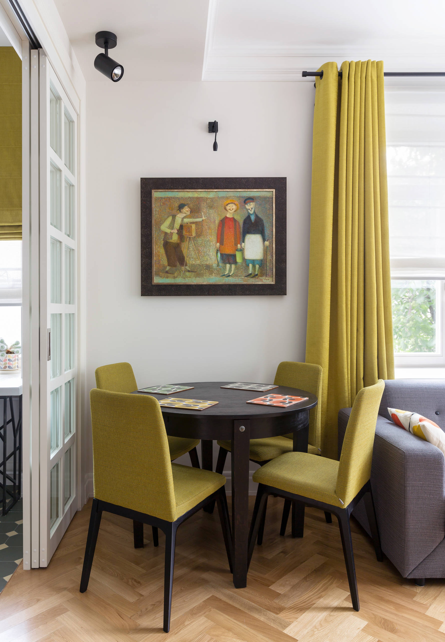 В гостях: Грузинские картины и бабушкина мебель в «сталинке»