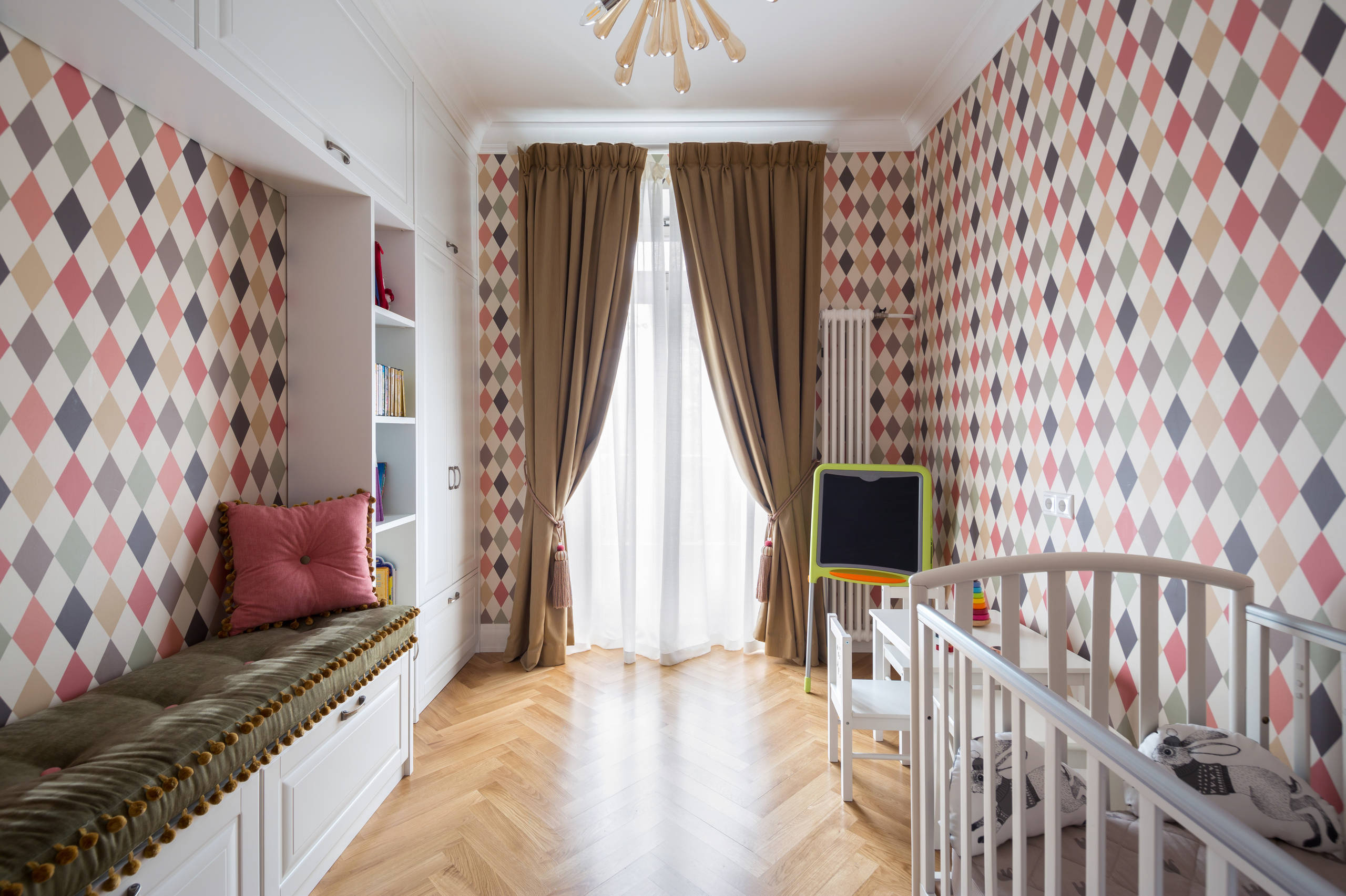 В гостях: Грузинские картины и бабушкина мебель в «сталинке»