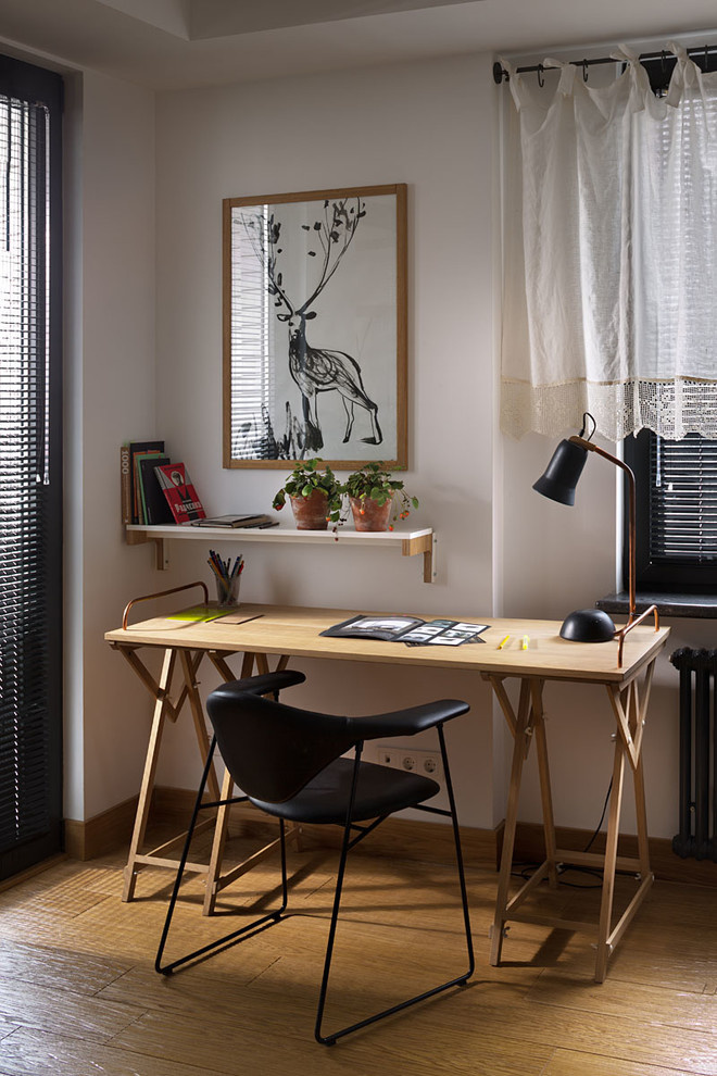 Houzz Украина: Квартира с нарисованными оленями и лесными растениями