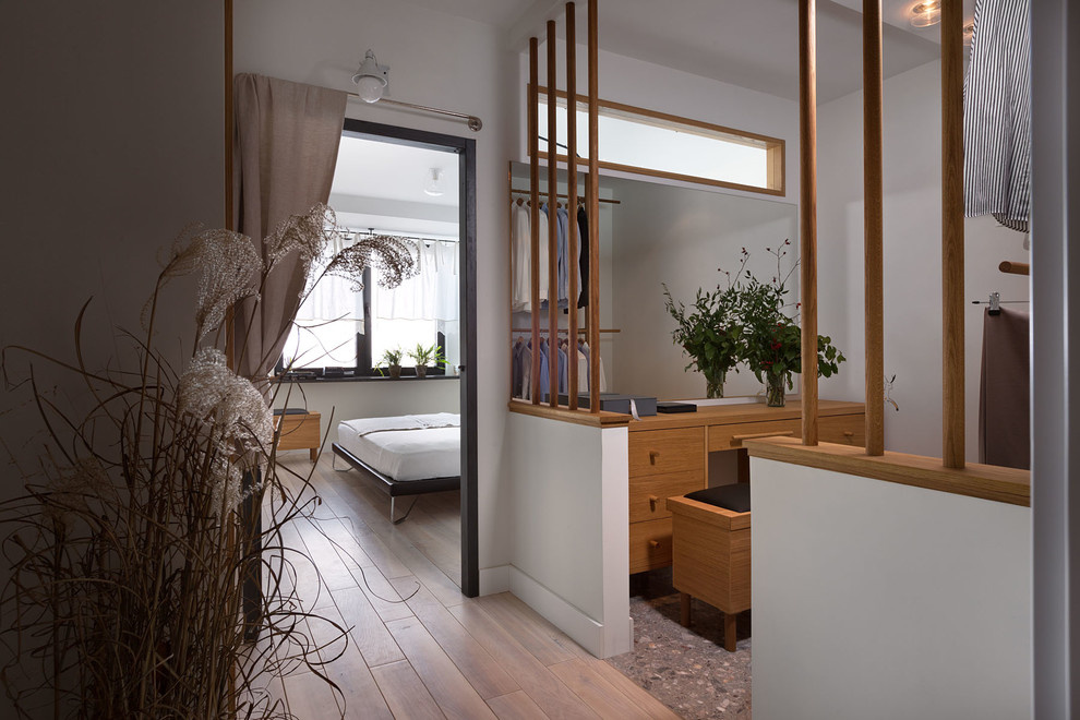 Houzz Украина: Квартира с нарисованными оленями и лесными растениями