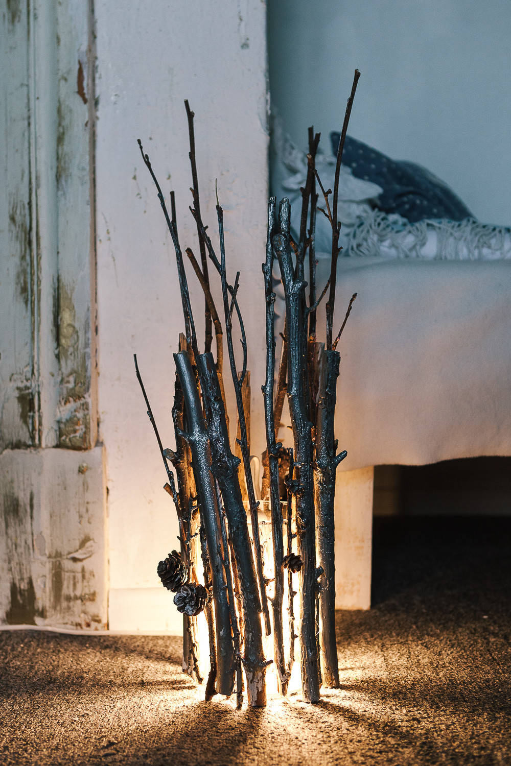 Своими руками: Светильник из веток