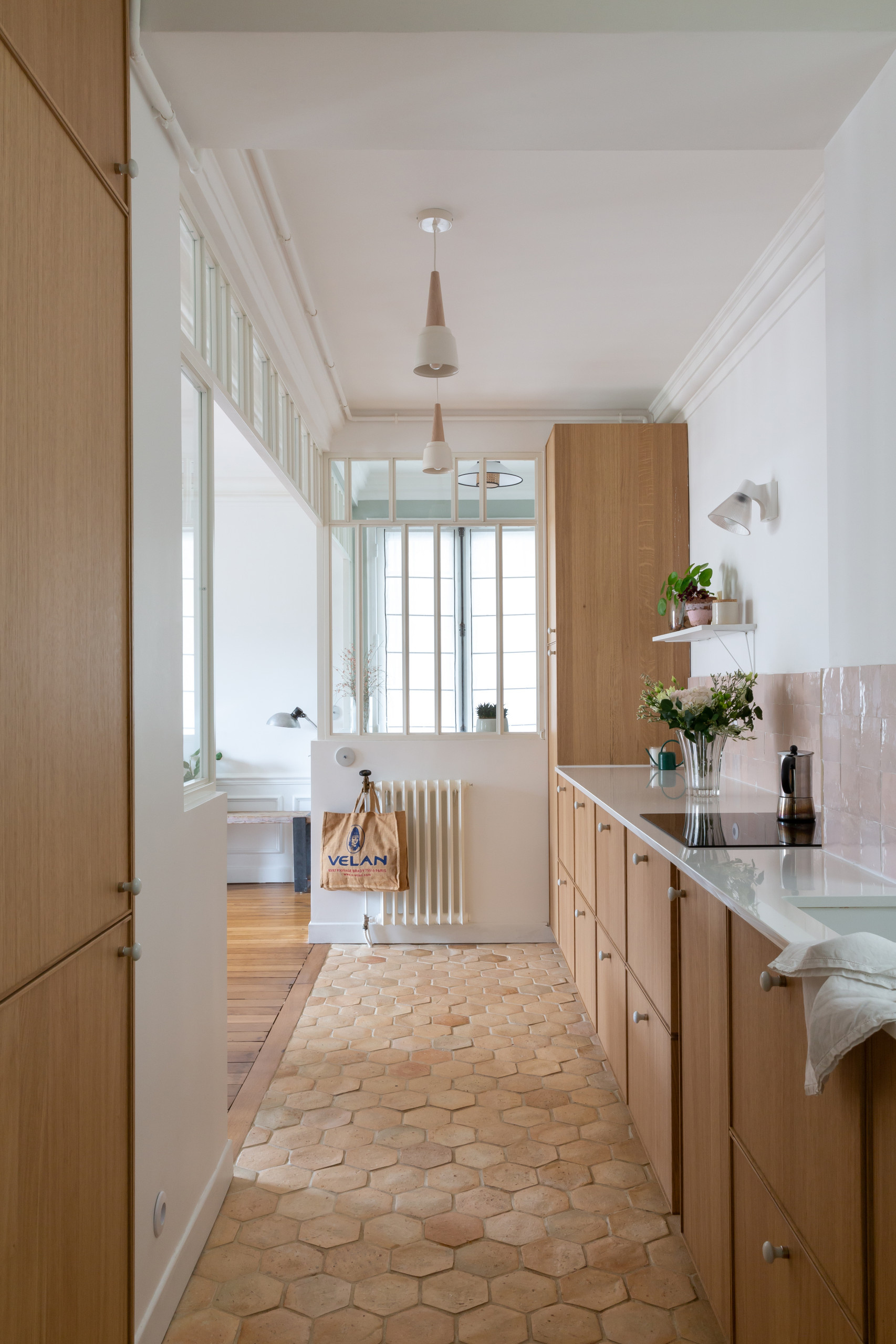 До и после: 5 проектов, где кухня оказалась в коридоре